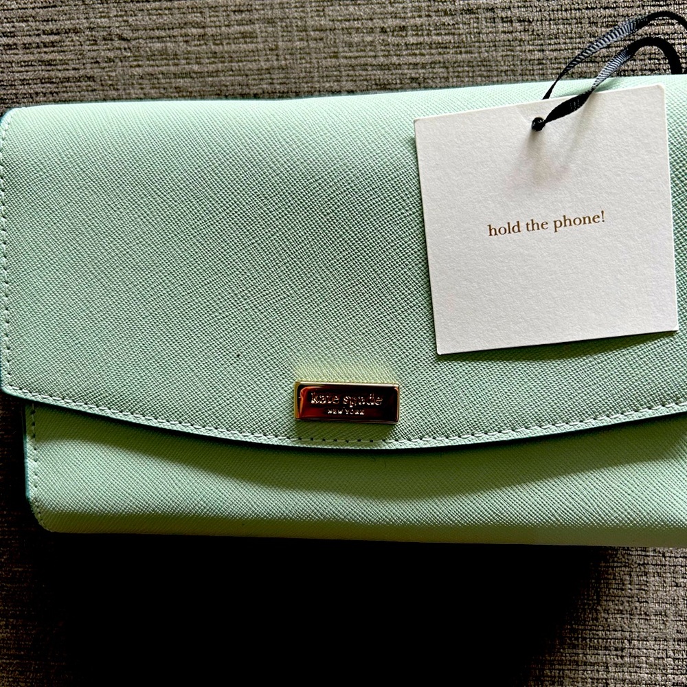 Kate Spade “hold the phone” cross body. NWT. Mint green